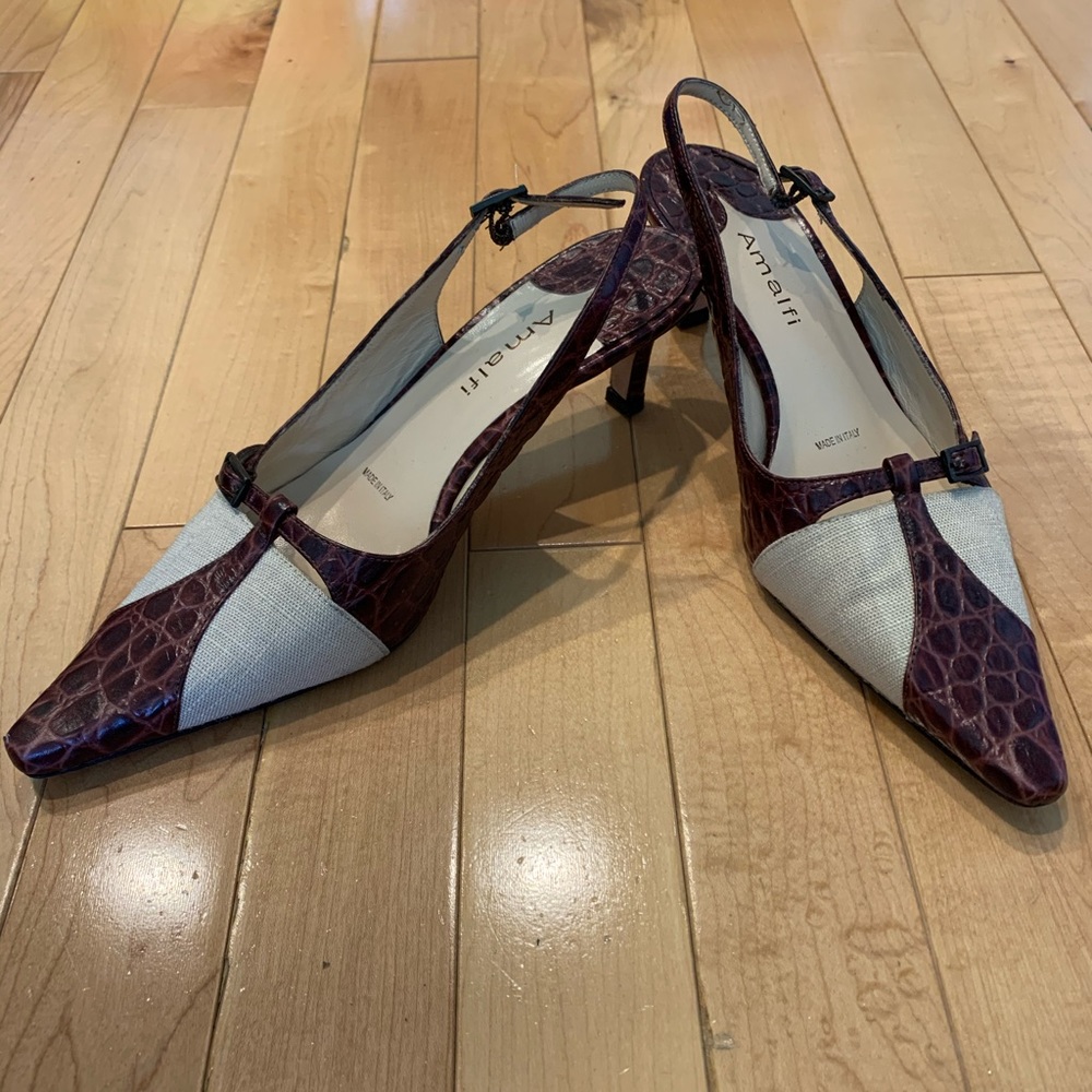 Amalfi pointy toe low heel size 6